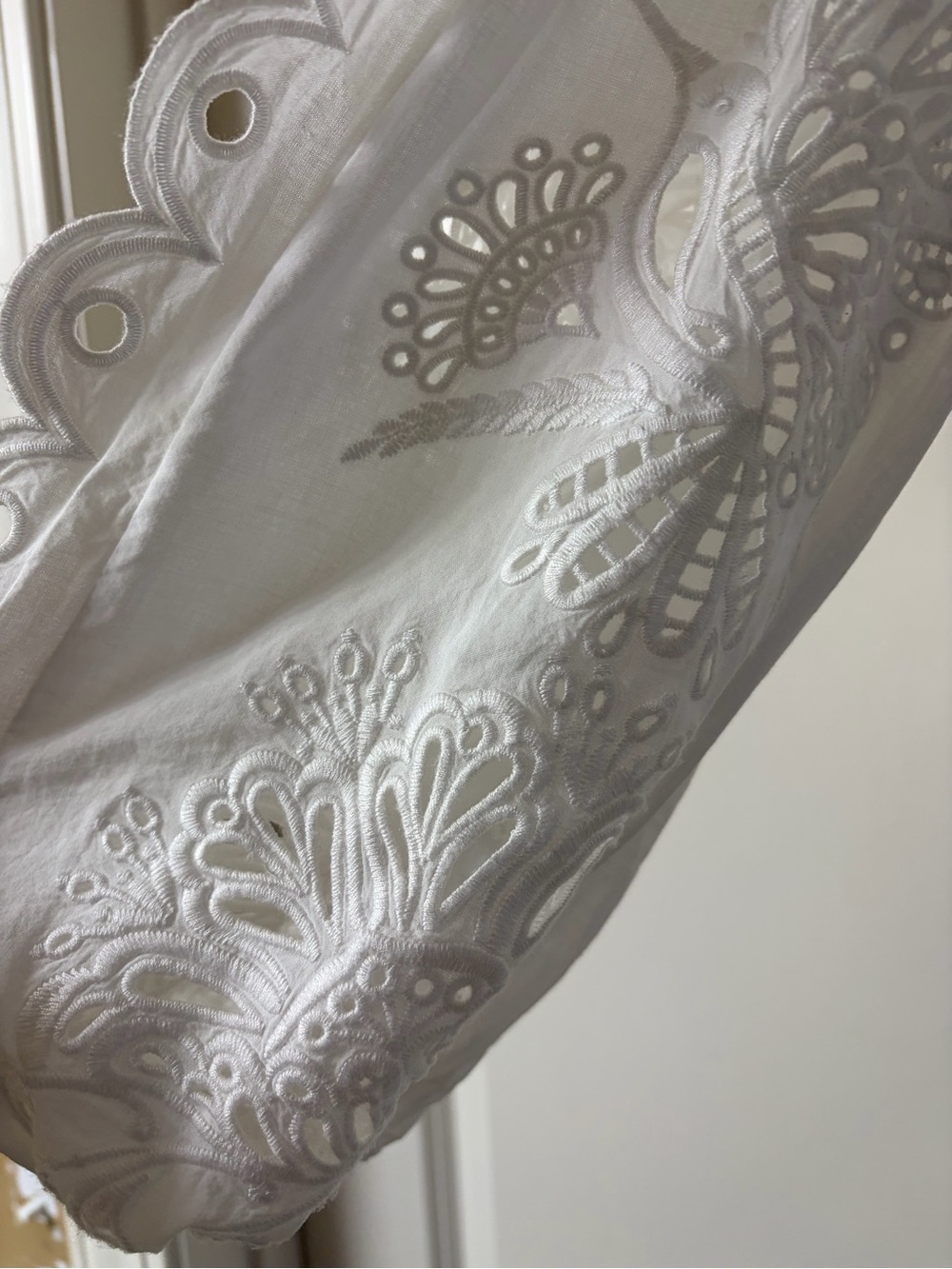 Sofie the Label White Embroidered Scalloped Collar Blouse - Picture 5 of 8